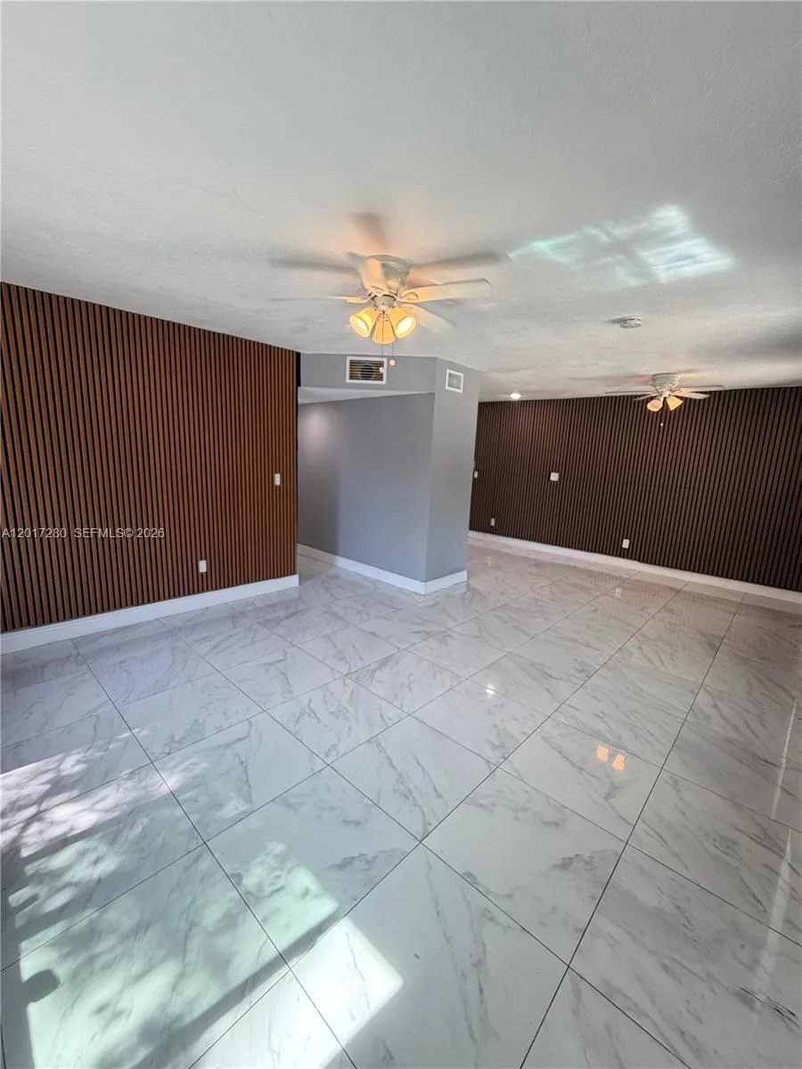 850 NW 113th St, Miami, FL 33168 photo 2