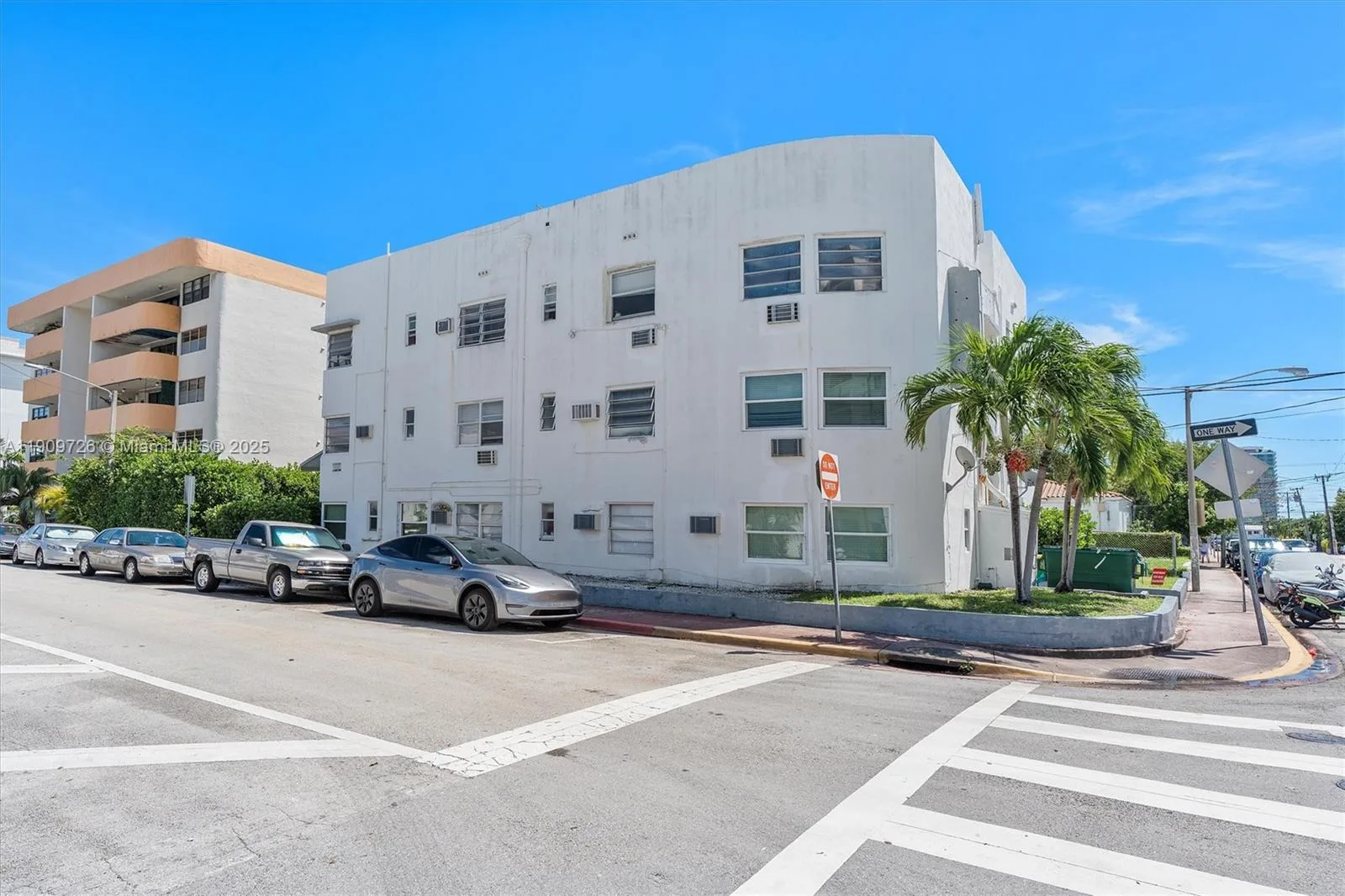 420 78th St, Miami Beach, FL 33141