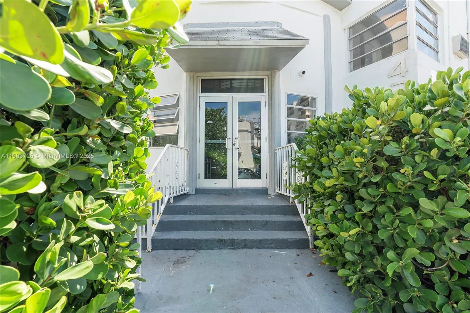420 78th St, Miami Beach, FL 33141 photo 2