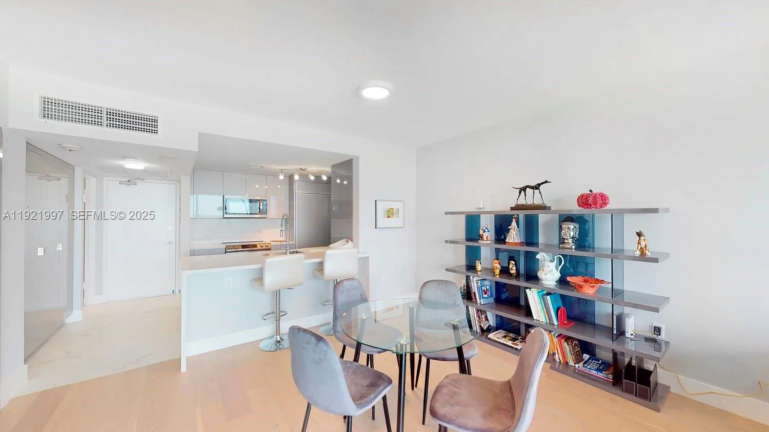 10275 Collins Ave # 724, Bal Harbour, FL 33154 photo 2