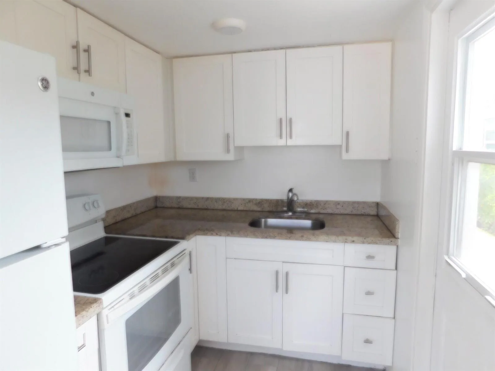 825 NE 6th Street # 3, Fort Lauderdale, FL 33304 photo 3