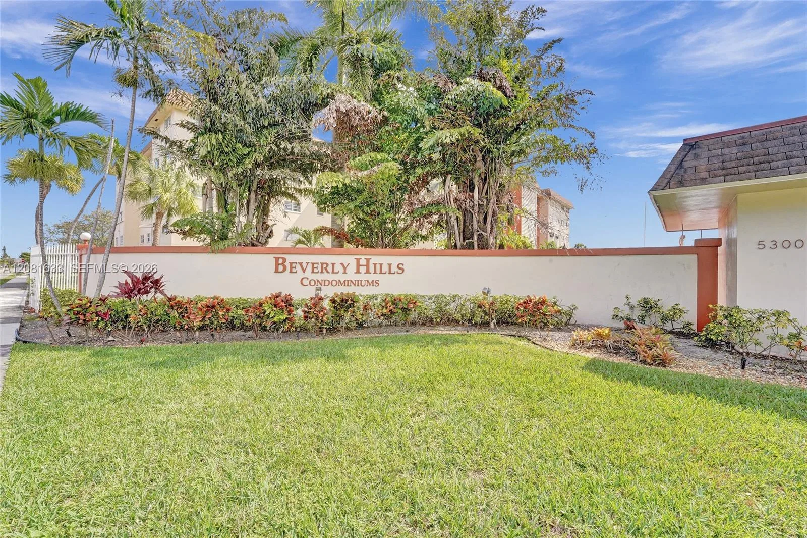 5300 Washington St # V308, Hollywood, FL 33021