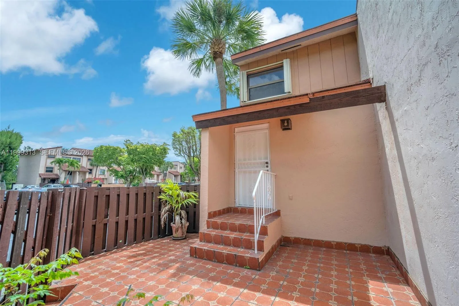 685 W Park Dr # 206-11, Miami, FL 33172