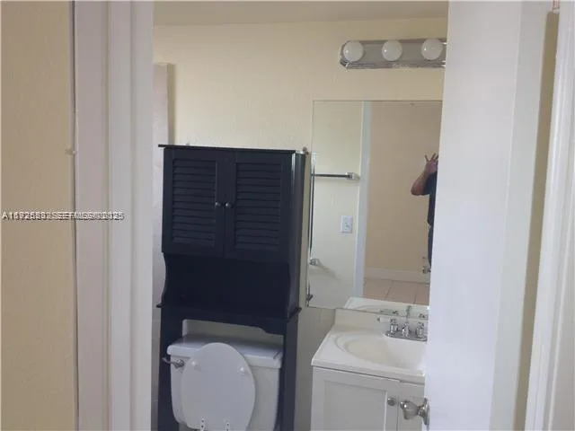 241 SE 9th Ave # 106, Pompano Beach, FL 33060 photo 10