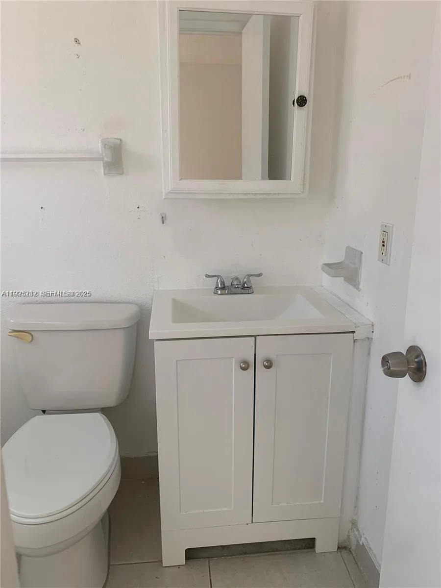 241 SE 9th Ave # 106, Pompano Beach, FL 33060 photo 8