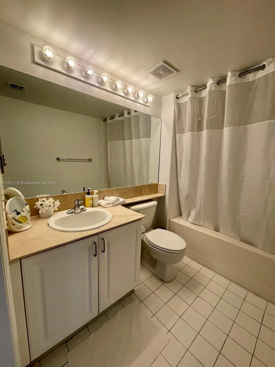 1155 Brickell Bay Dr # 1805, Miami, FL 33131 photo 10