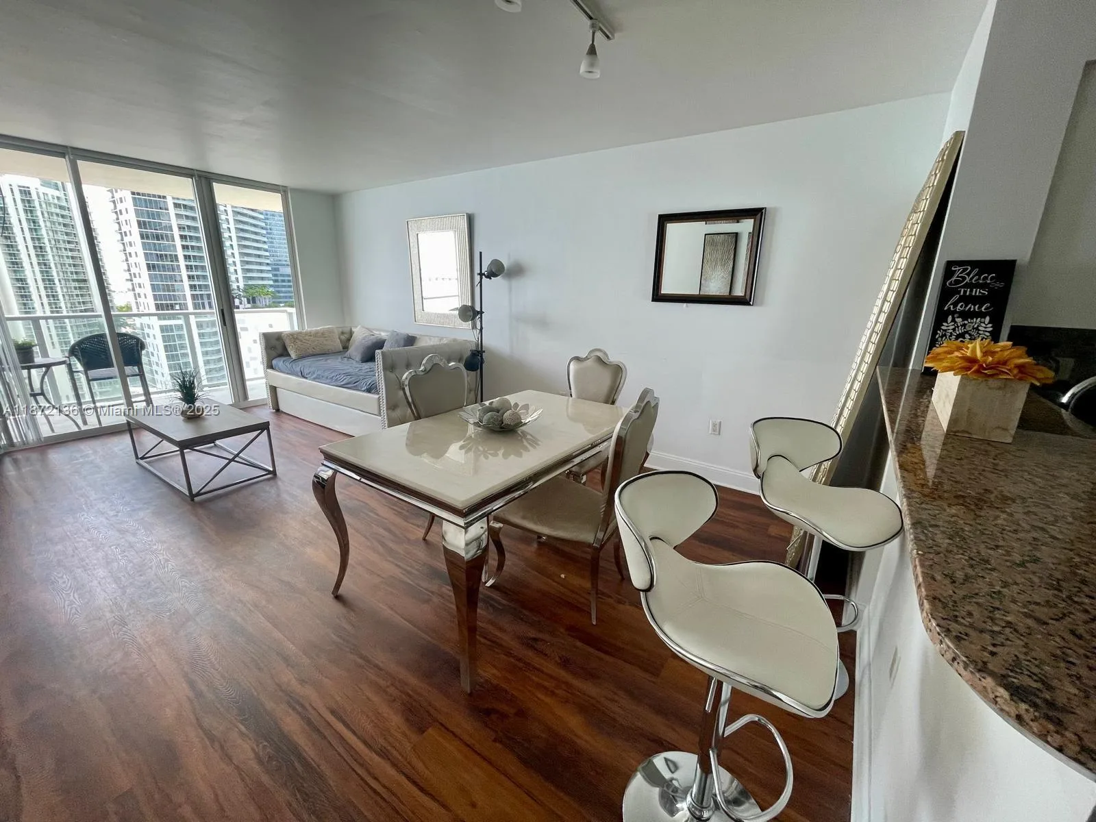 1155 Brickell Bay Dr # 1805, Miami, FL 33131 photo 2