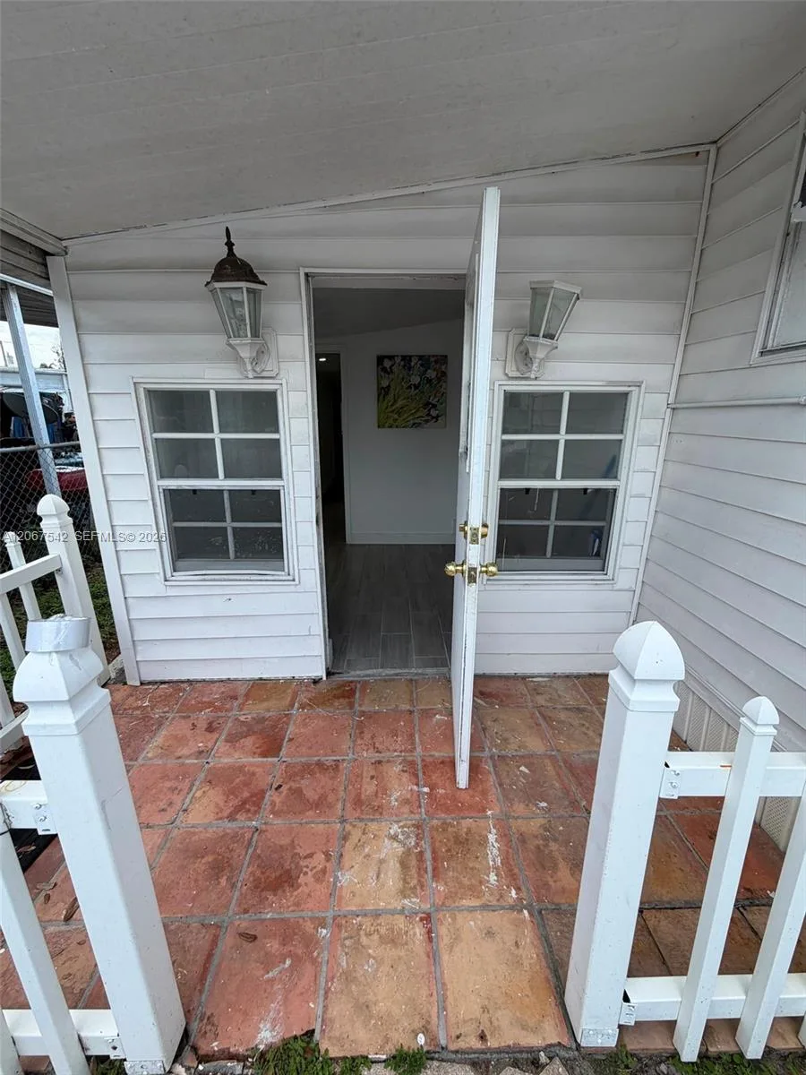 Listing photo 12