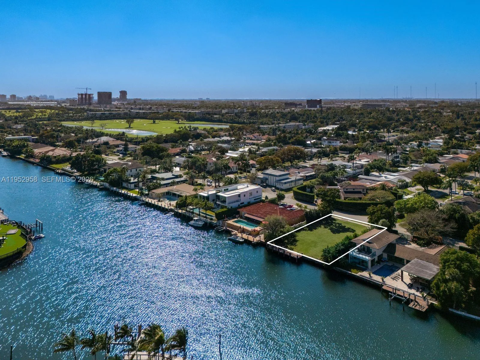 1101 Diplomat Pkwy, Hollywood, FL 33019