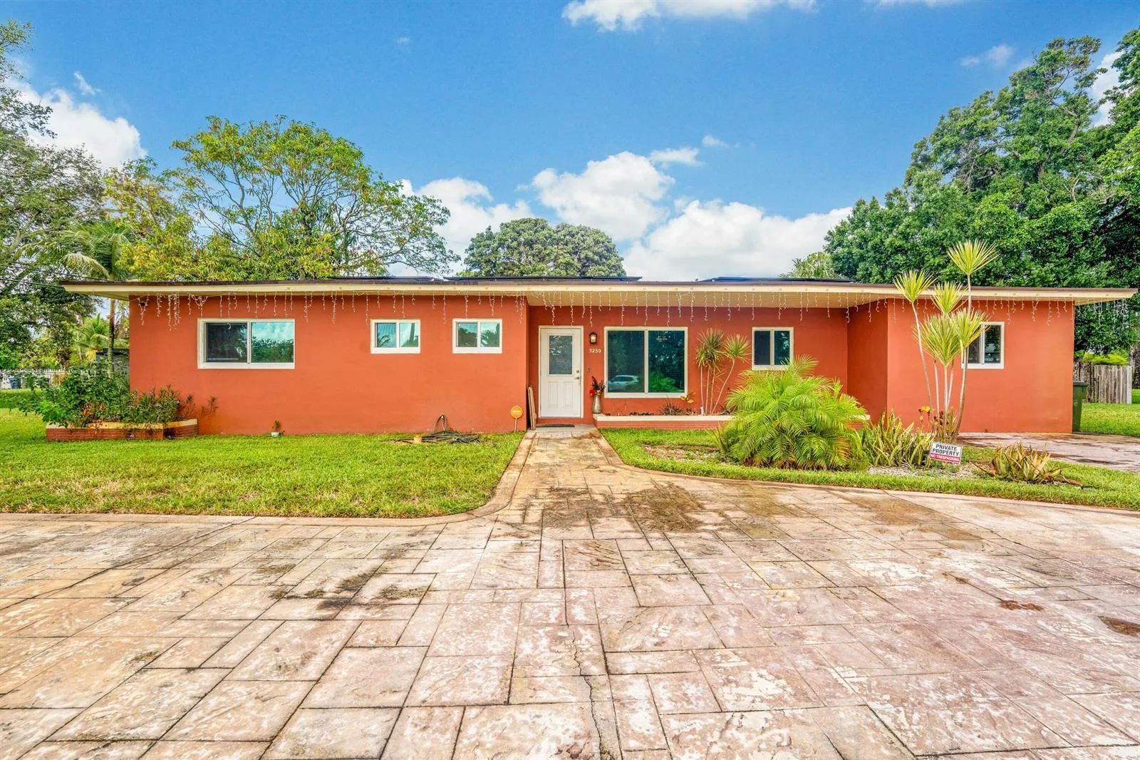 3250 E Glendale Boulevard, Fort Lauderdale, FL 33312