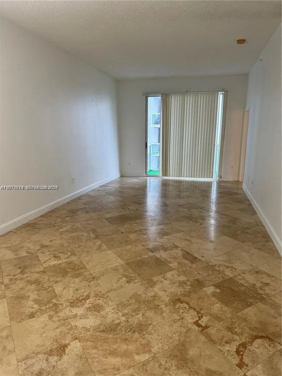 5091 NW 7th St # 615, Miami, FL 33126 photo 5