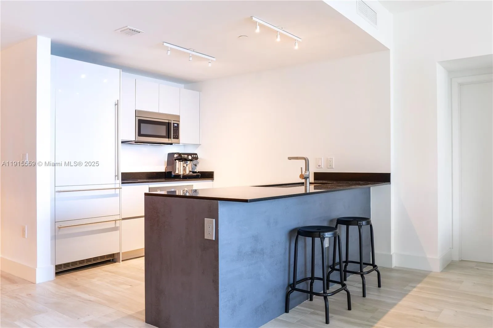 1010 Brickell Ave # 3002, Miami, FL 33131 photo 6