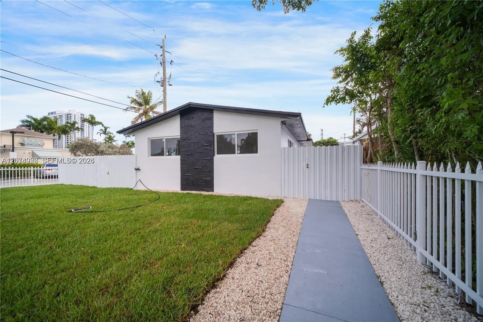2388-2390 NE 173rd St, North Miami Beach, FL 33160 photo 2