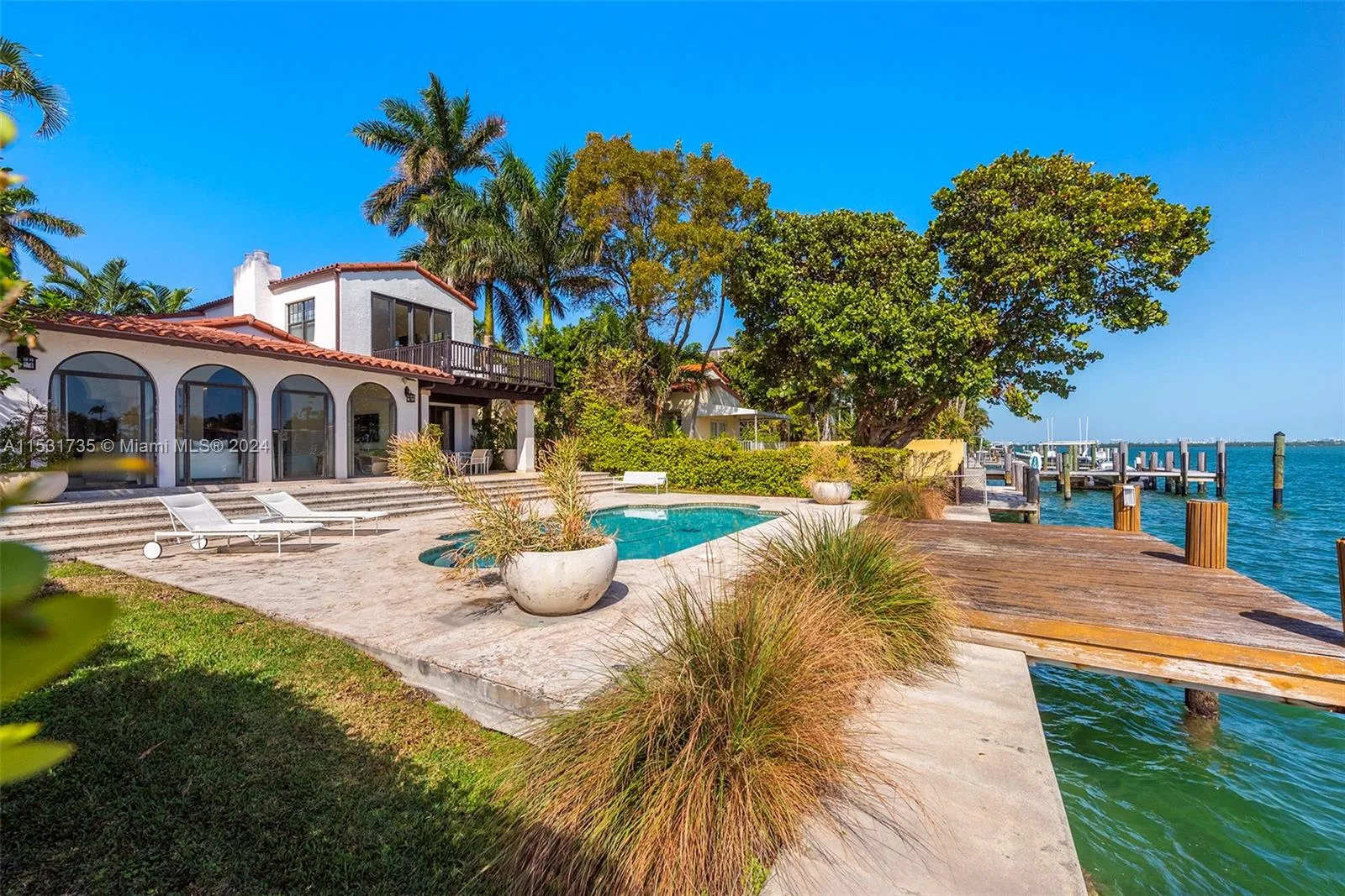 527 E Dilido Dr, Miami Beach, FL 33139 photo 3