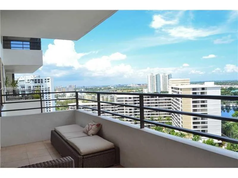2500 PARKVIEW DR # 1919, Hallandale Beach, FL 33009 photo 2