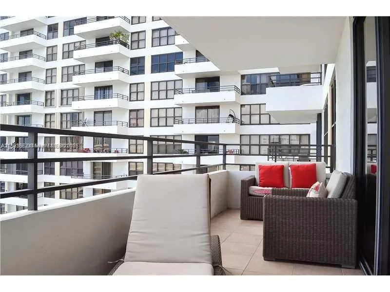 2500 PARKVIEW DR # 1919, Hallandale Beach, FL 33009 photo 3