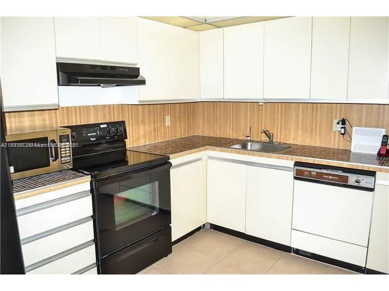 2500 PARKVIEW DR # 1919, Hallandale Beach, FL 33009 photo 7