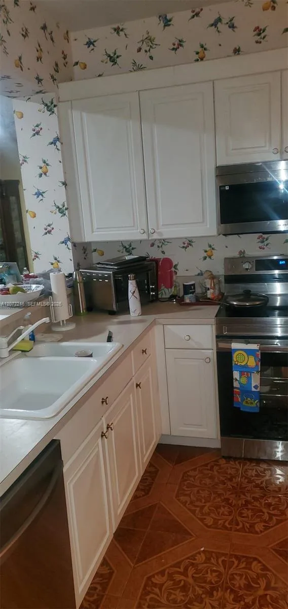 7775 Yardley Dr # 211, Tamarac, FL 33321 photo 13