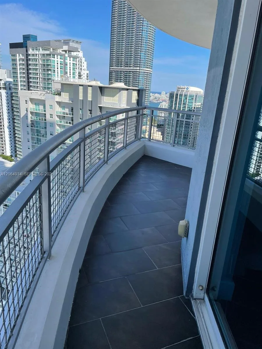 60 SW 13th St # 3426, Miami, FL 33130 photo 10