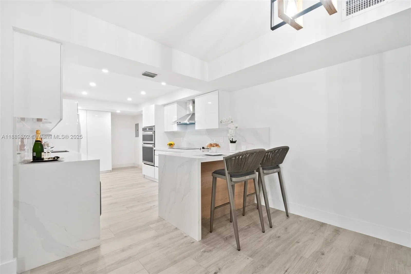 1121 Crandon Blvd # D304, Key Biscayne, FL 33149 photo 3