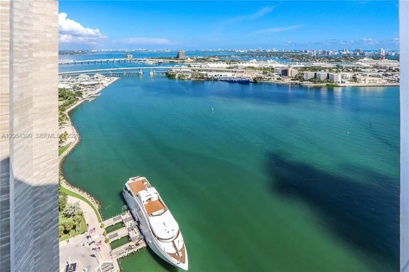 335 S Biscayne Blvd # 3510, Miami, FL 33131