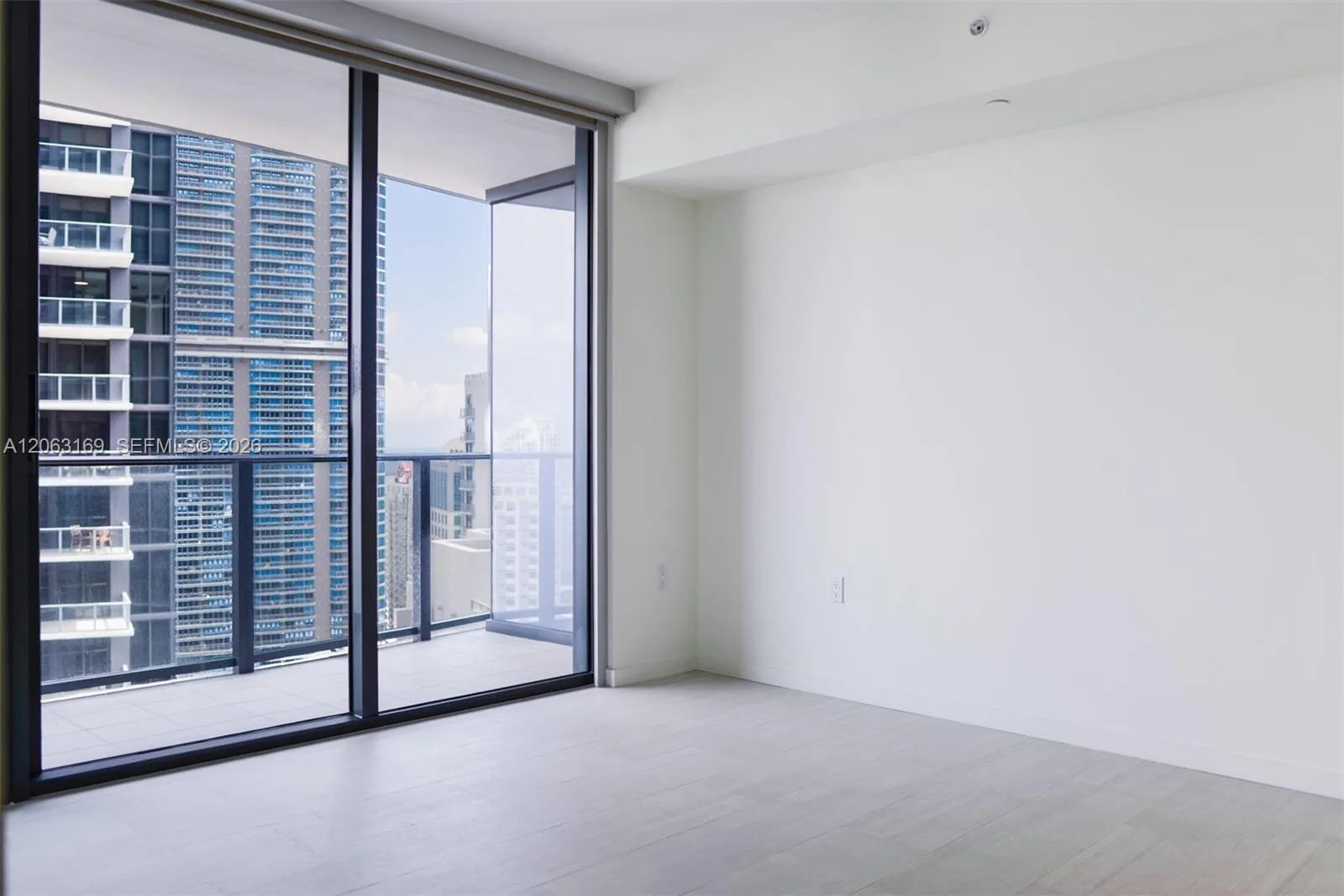 1000 Brickell Plz # 4205, Miami, FL 33131 photo 7