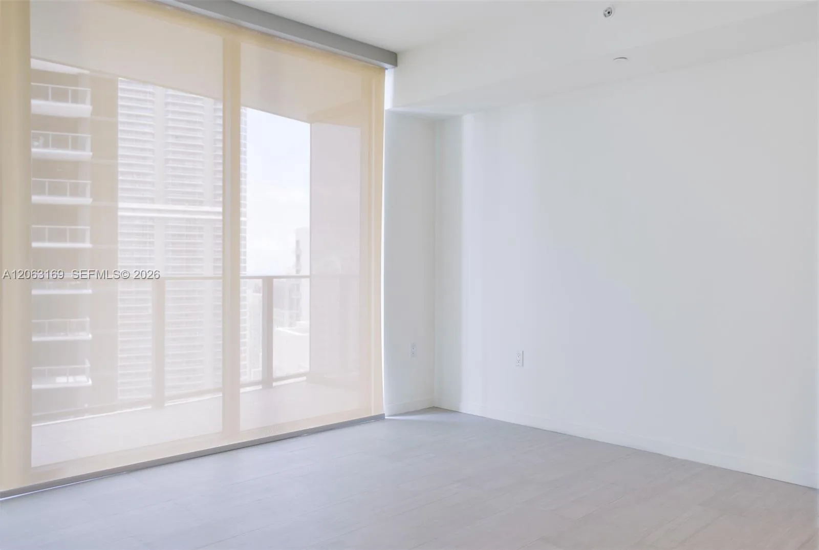 1000 Brickell Plz # 4205, Miami, FL 33131 photo 8