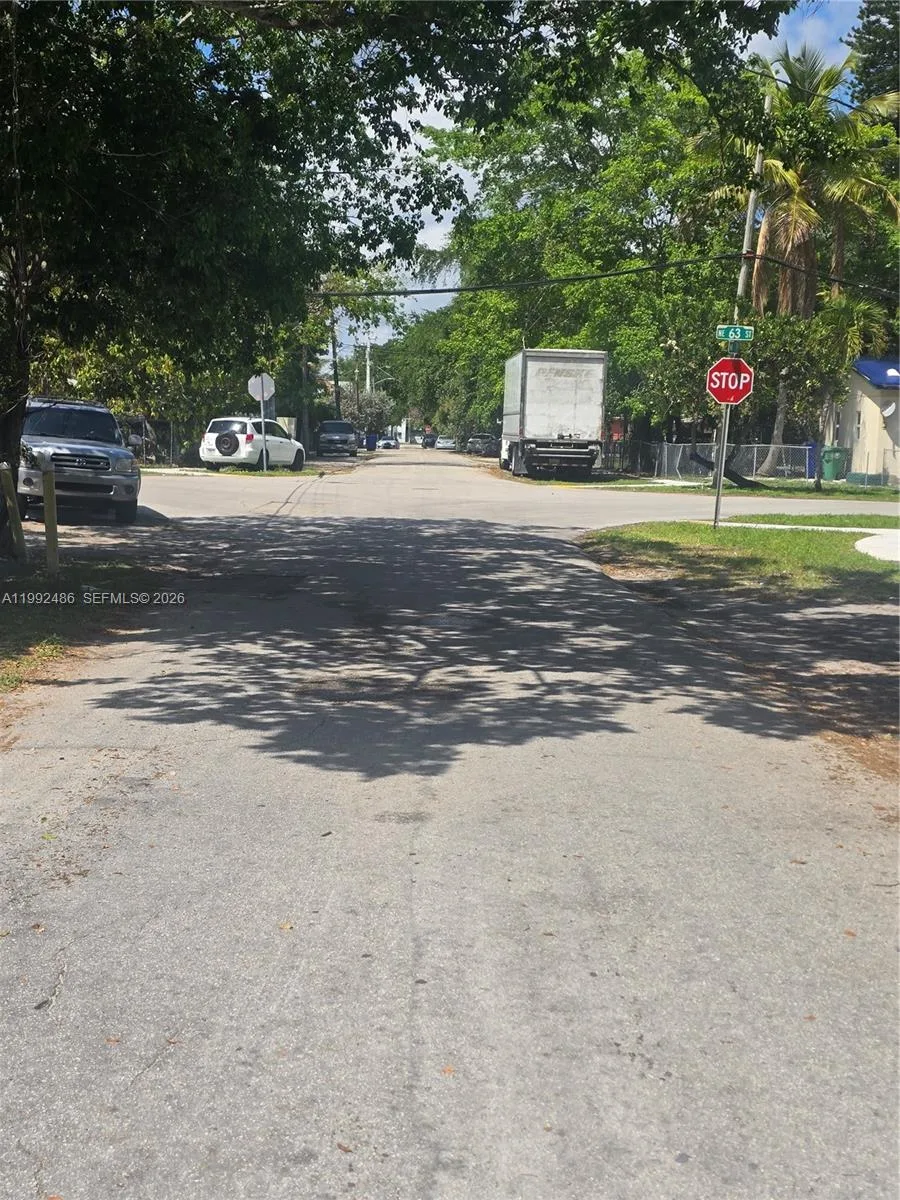 6231 NE 1st Ave # 2, Miami, FL 33138 photo 2