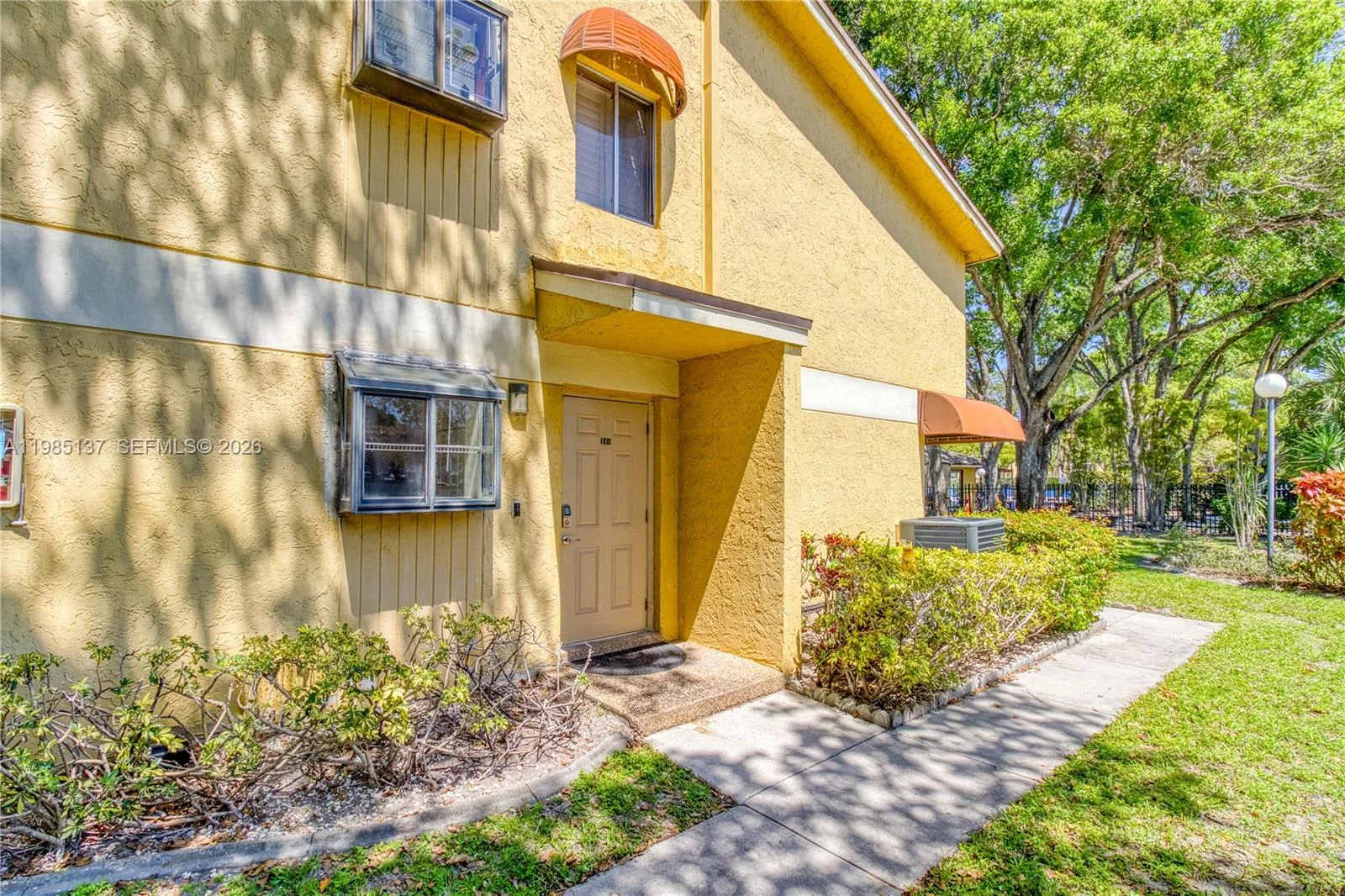 3095 N Oakland Forest Dr # 104, Oakland Park, FL 33309