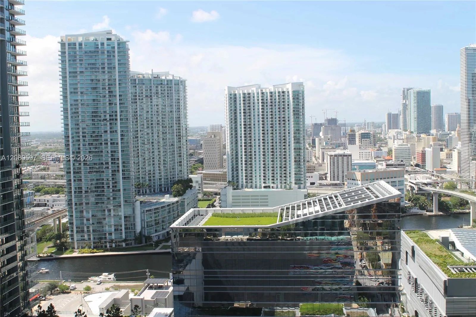 45 SW 9th St # 2809, Miami, FL 33130