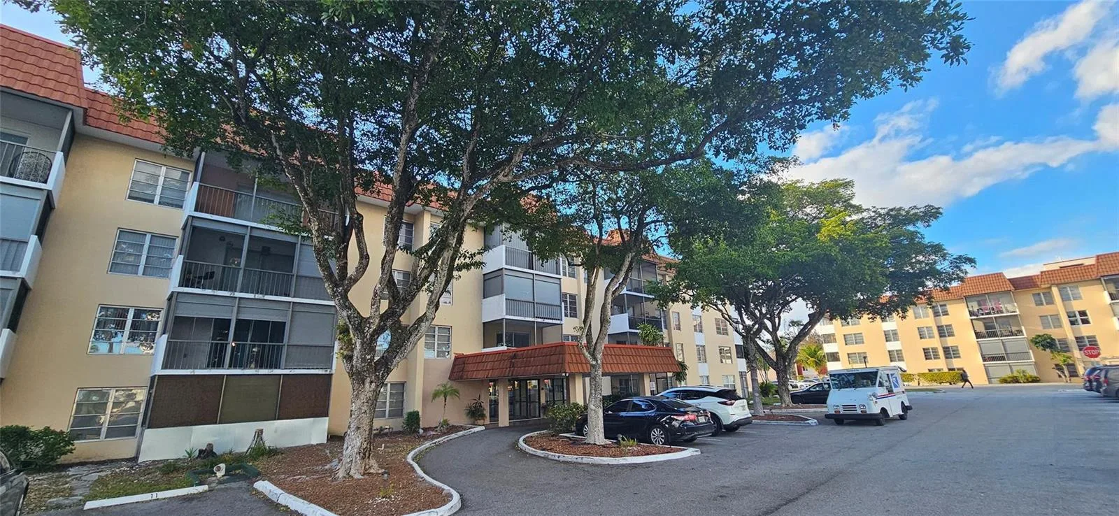 4156 Inverrary Drive # 204, Lauderhill, FL 33319