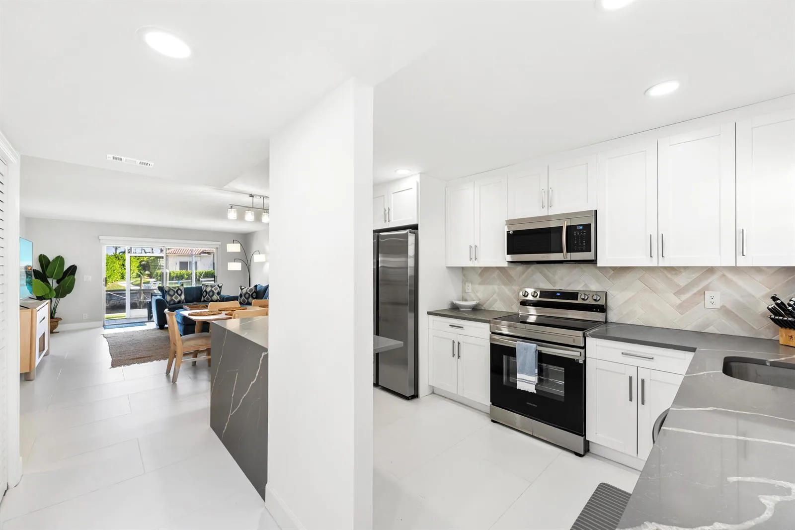 1030 SUGAR SANDS Boulevard # 167, Singer Island, FL 33404