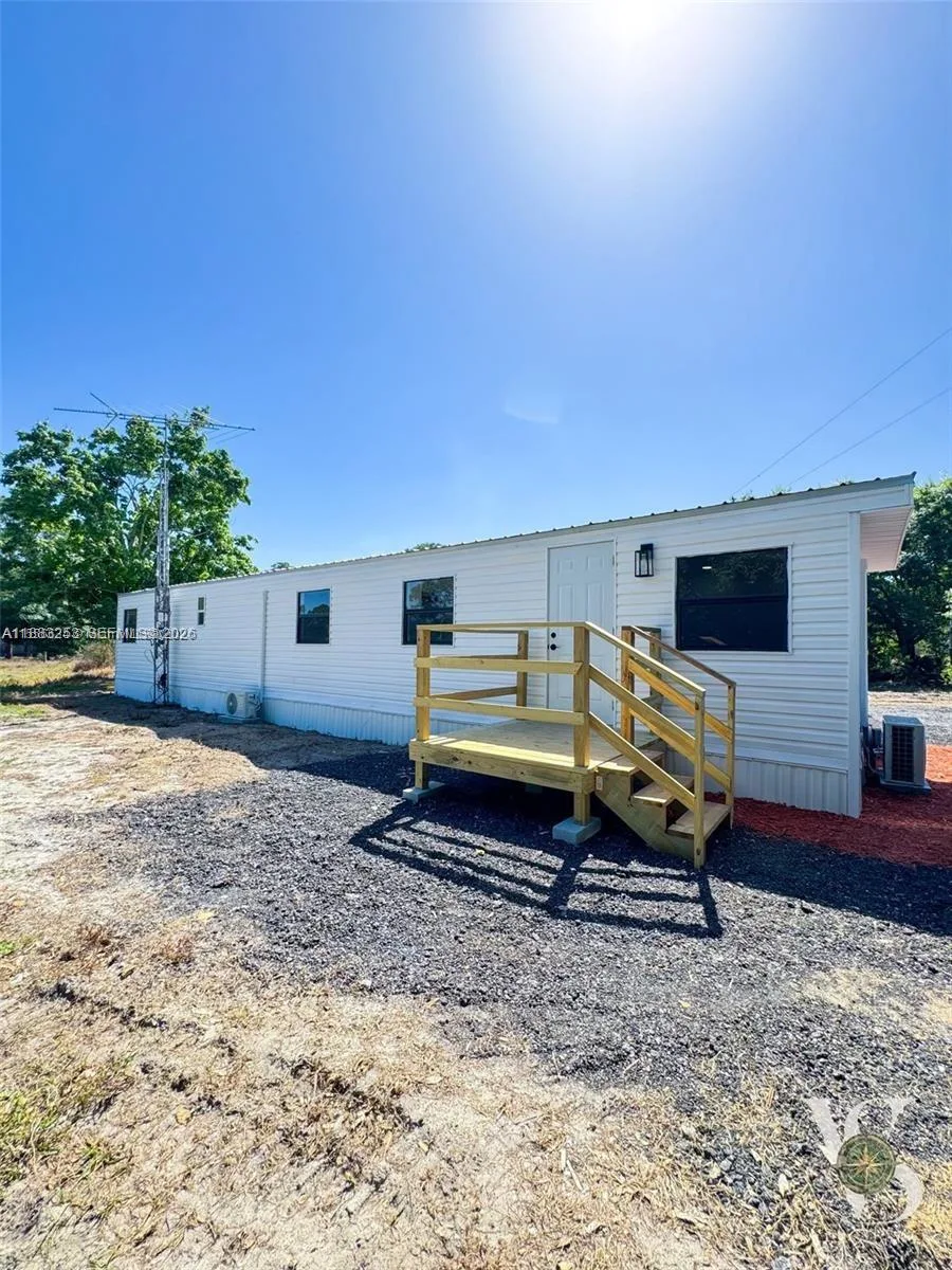 5121 PIONEER 18TH ST, Clewiston, FL 33440 photo 3