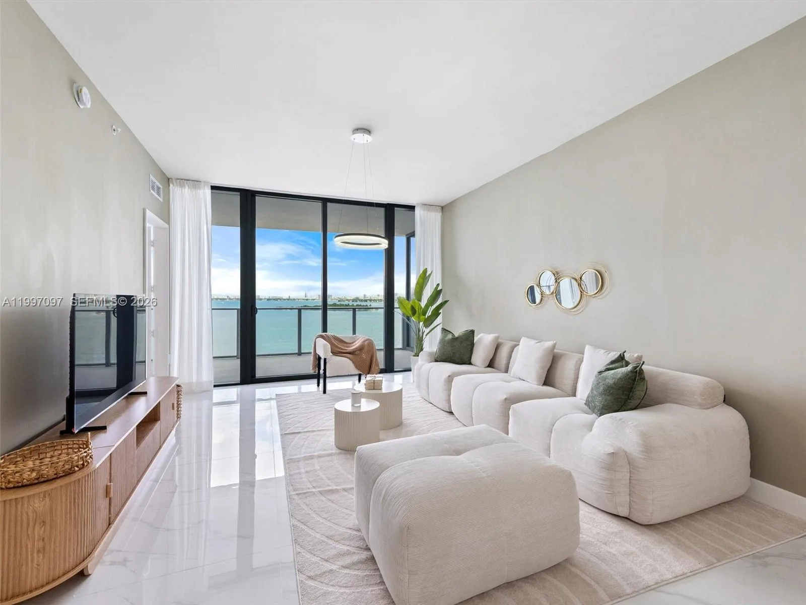 700 NE 24th St # 606, Miami, FL 33137