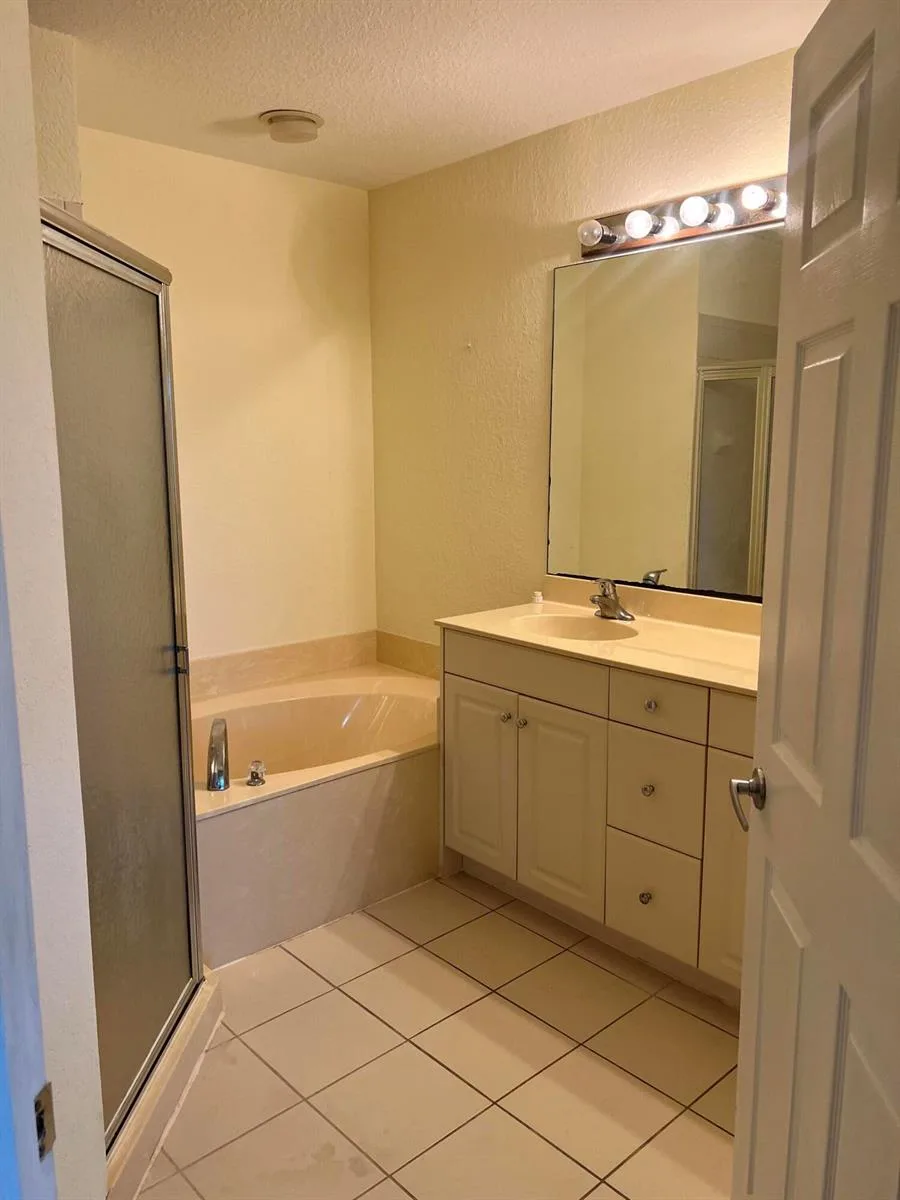 4113 Napoli Lake Drive, Riviera Beach, FL 33410 photo 7