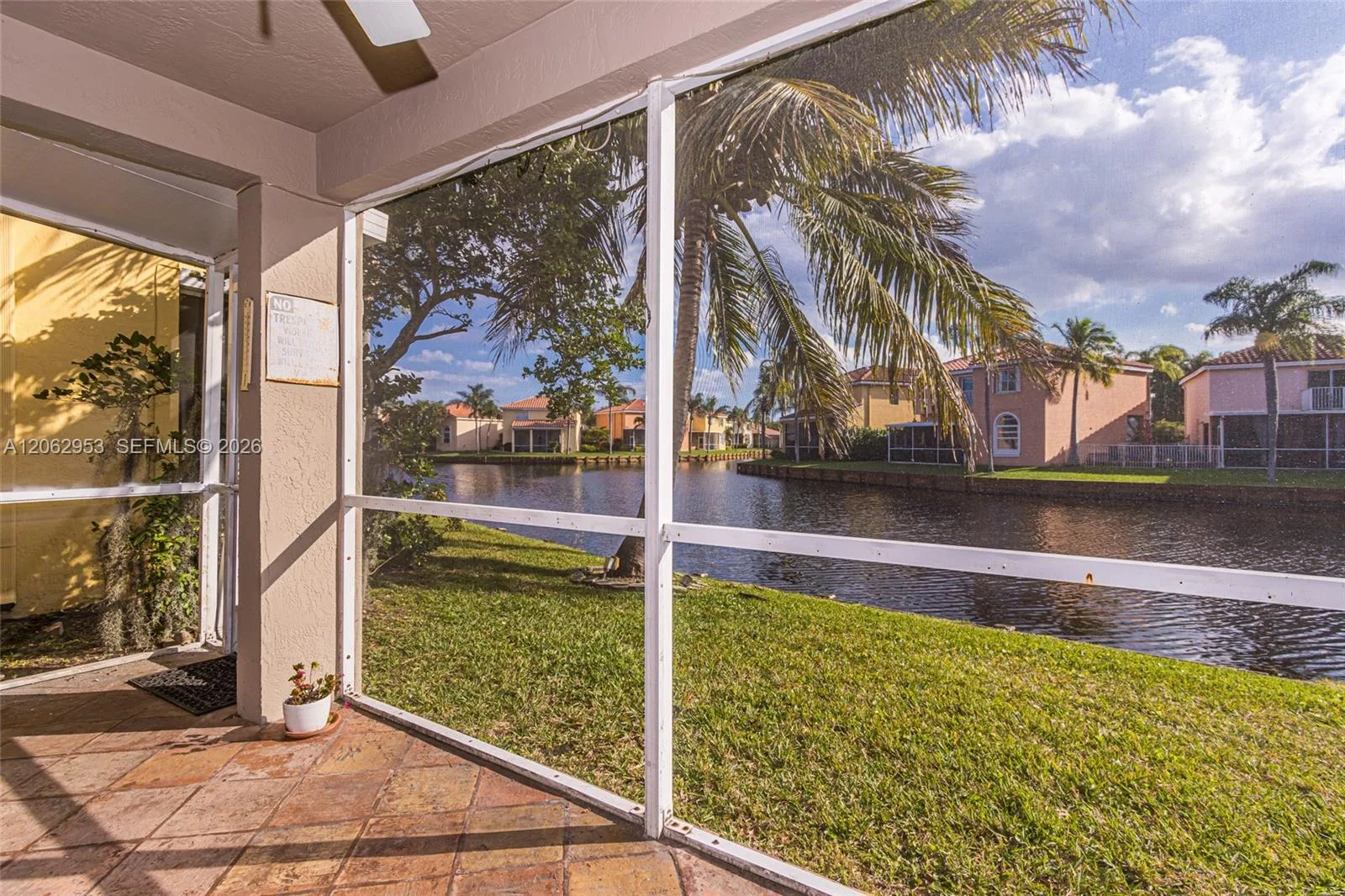 1540 N Trafalgar Cir, Hollywood, FL 33020 photo 3