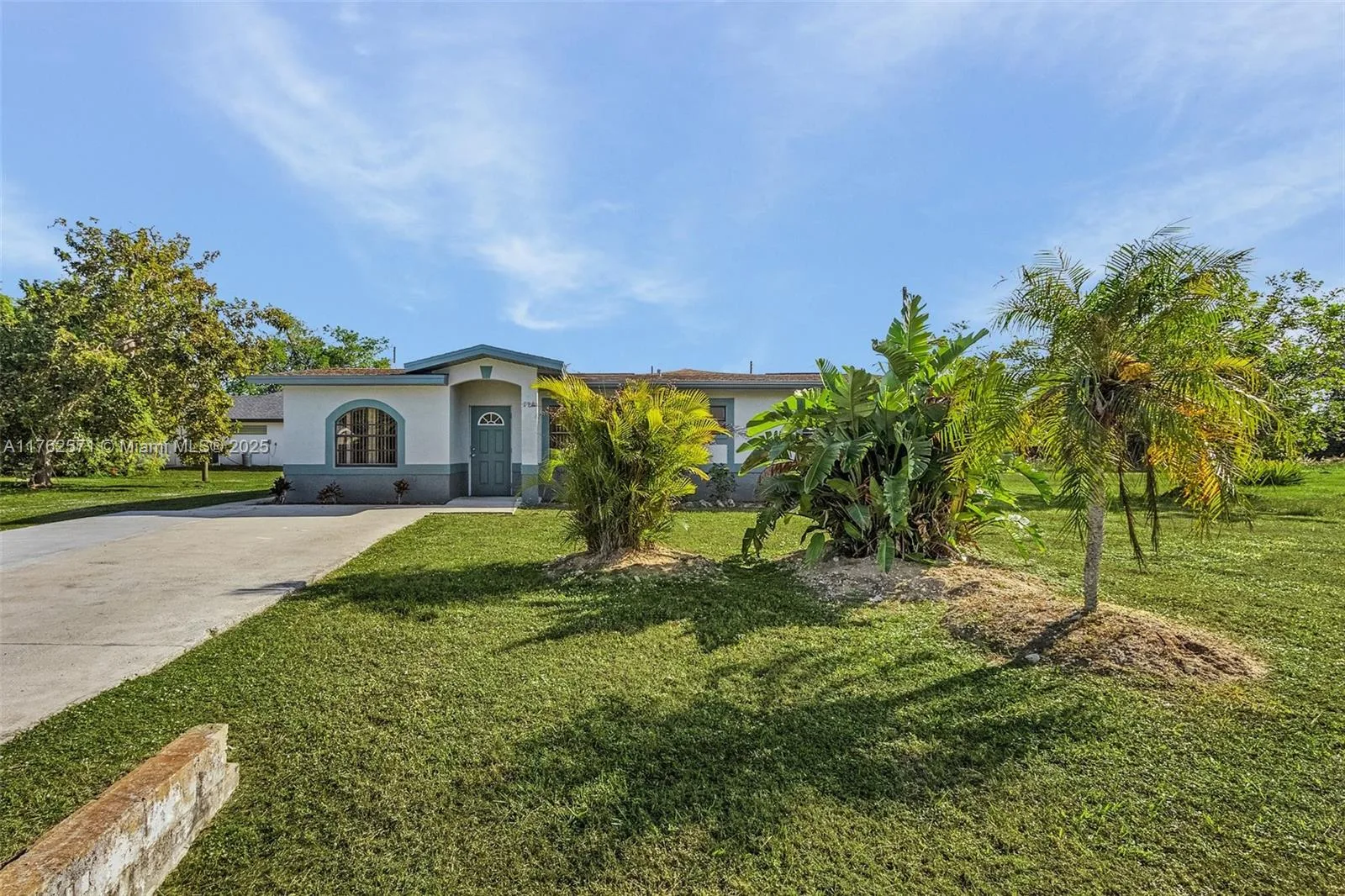 116 McKinley AVE, Lehigh Acres, FL 33936 photo 2