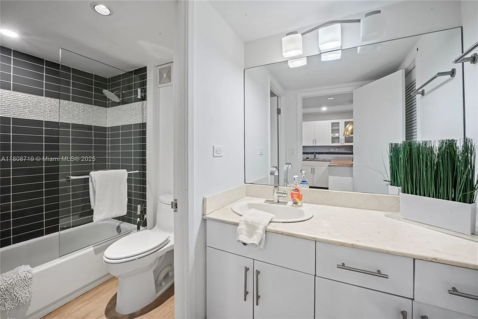 2301 Collins Ave # 720, Miami Beach, FL 33139 photo 11