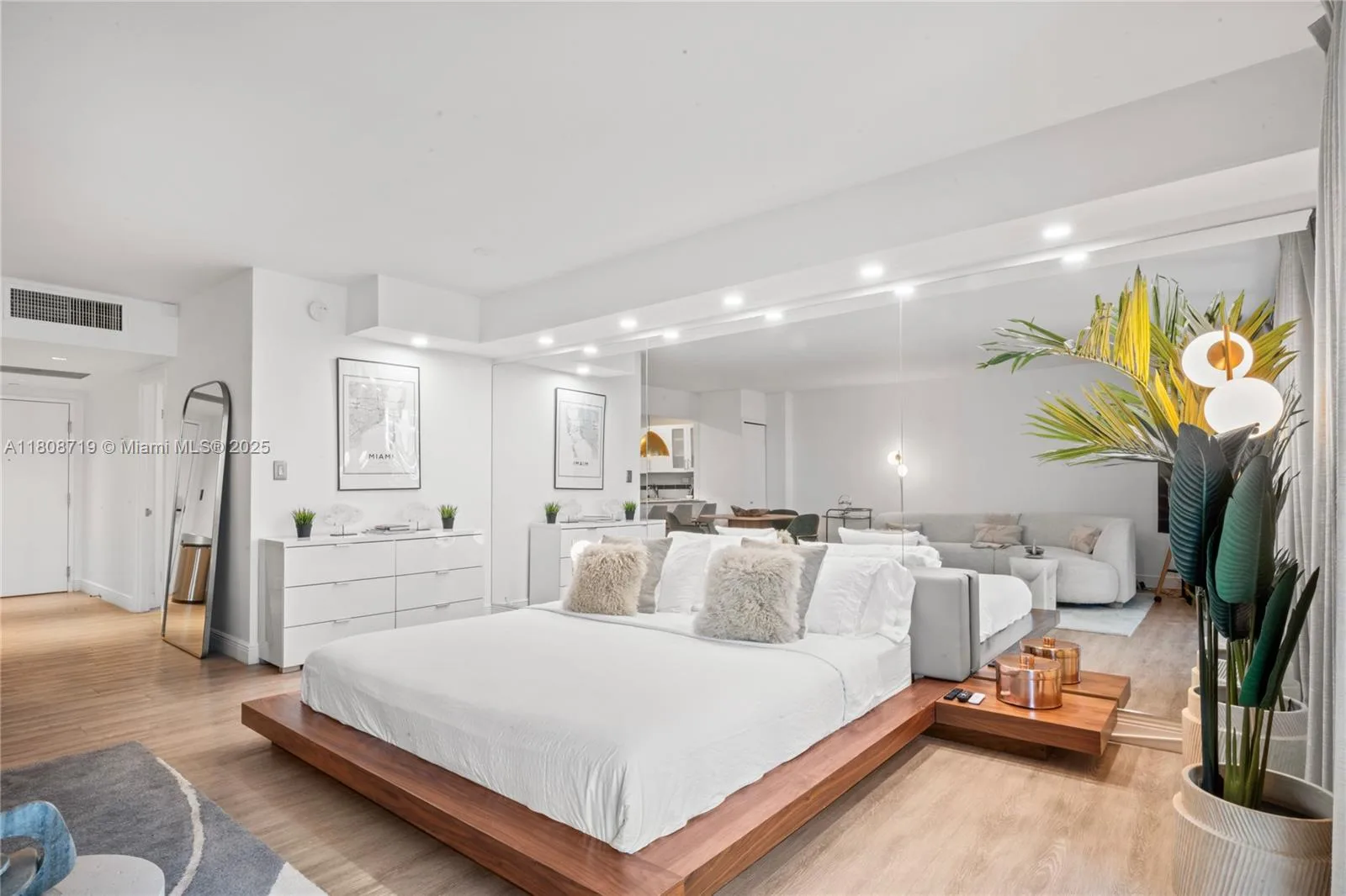 2301 Collins Ave # 720, Miami Beach, FL 33139 photo 9
