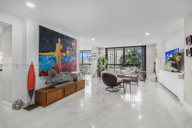 3500 Mystic Pointe Dr # 604, Aventura, FL 33180