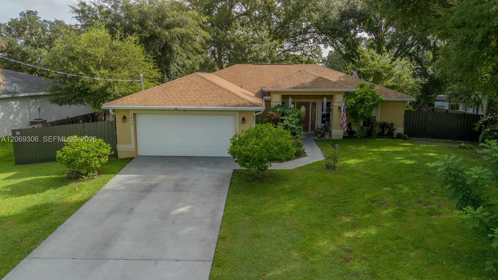 1098 Mission LN, Other City - In The State Of Florida, FL 33935