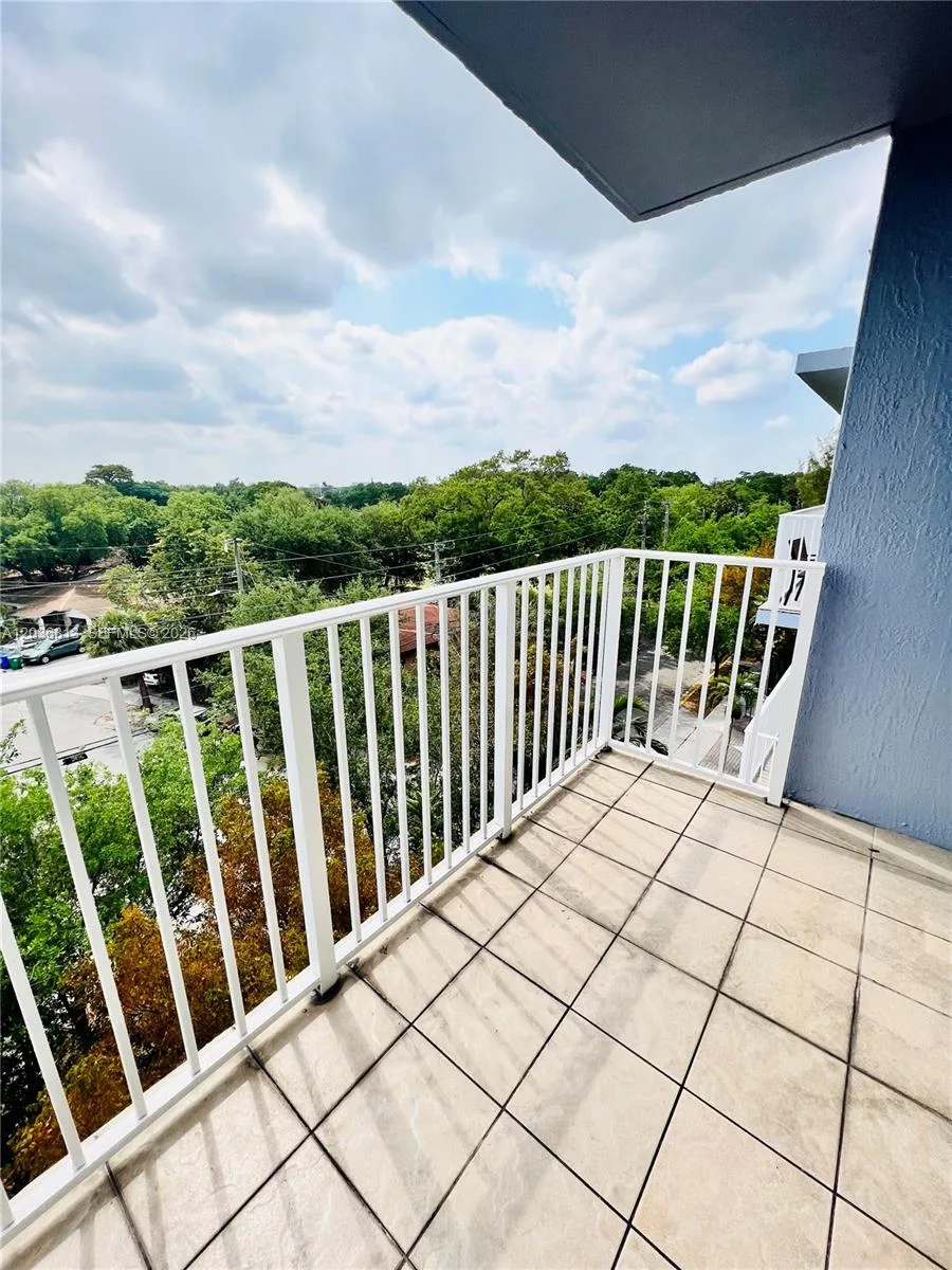 2415 NW 16th St Rd # 603-1, Miami, FL 33125