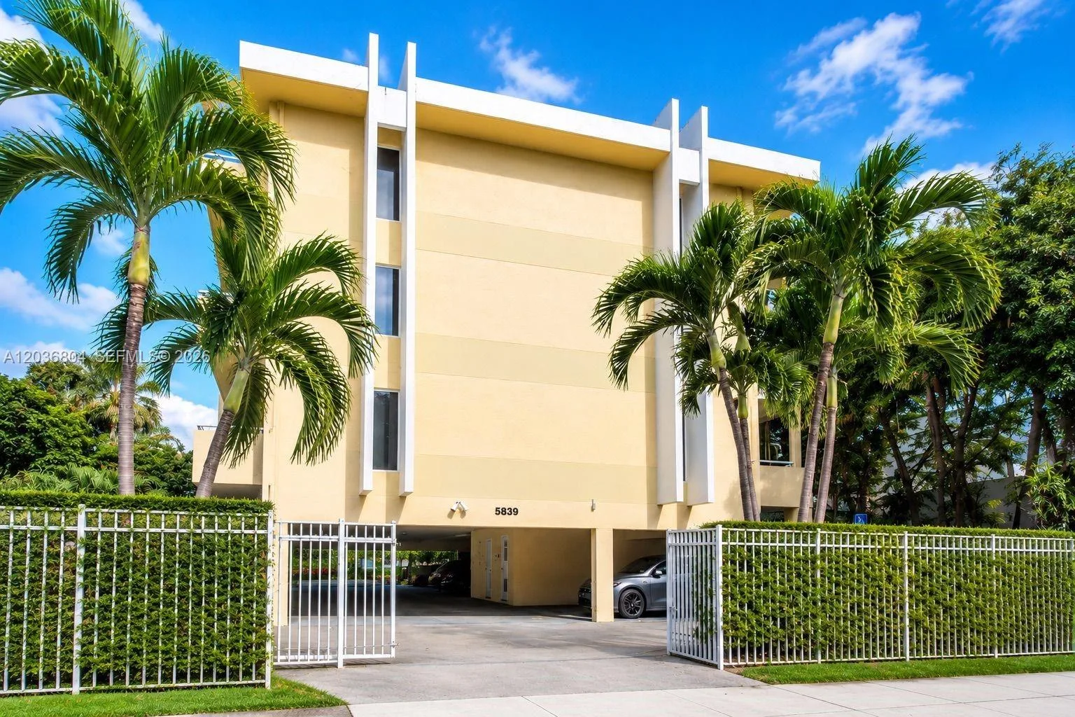 5839 SW 74th Ter # 103, South Miami, FL 33143
