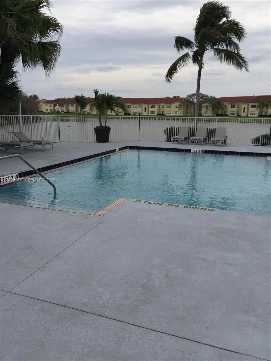 12870 Vista Isles Dr # 517, Plantation, FL 33325