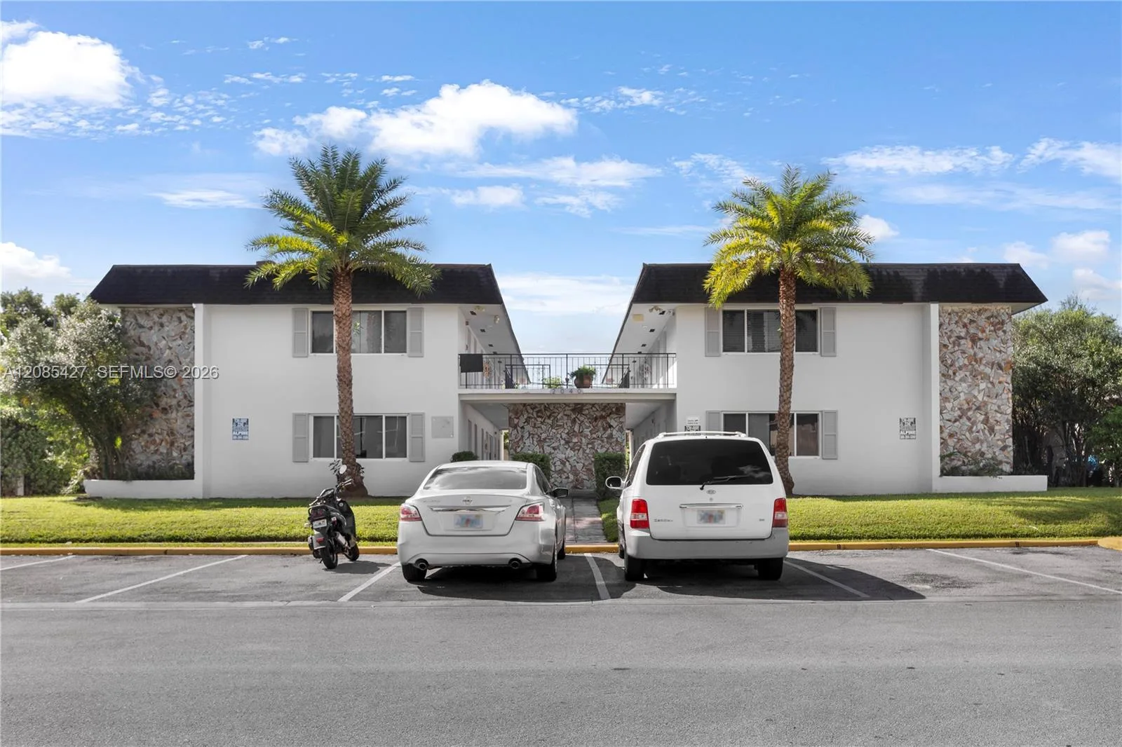 2040 NE 170th St # 10, North Miami Beach, FL 33162