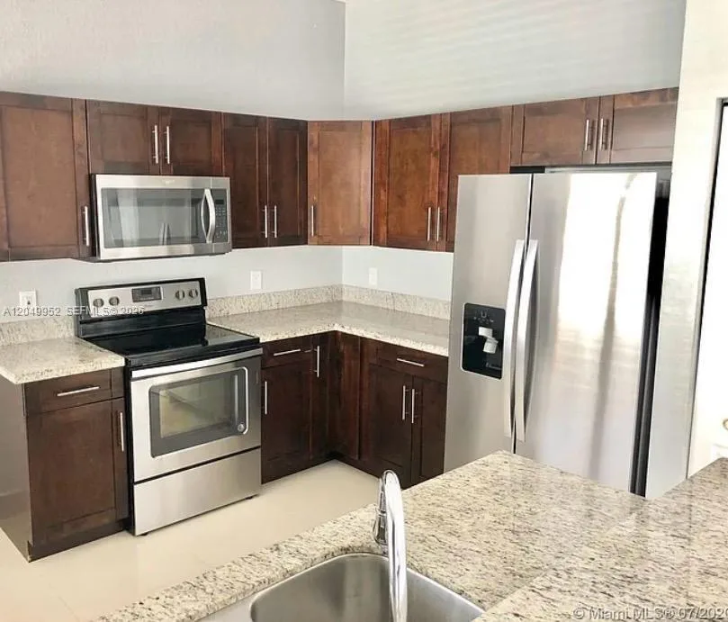 3965 NE 15th St, Homestead, FL 33033 photo 2
