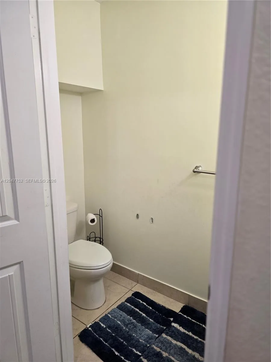 146 SW 7th Ct, Pompano Beach, FL 33060 photo 4