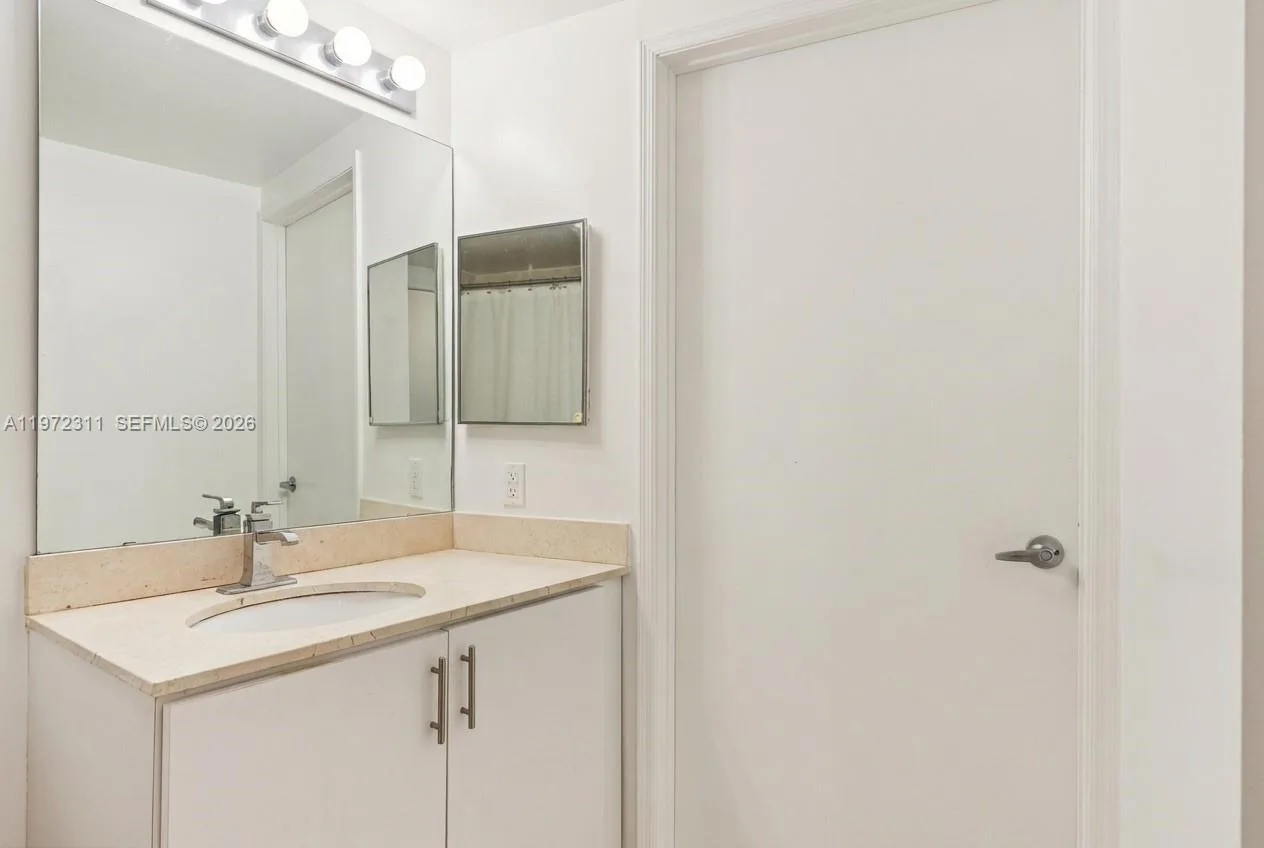 1750 N Bayshore Dr # 5611, Miami, FL 33132 photo 12