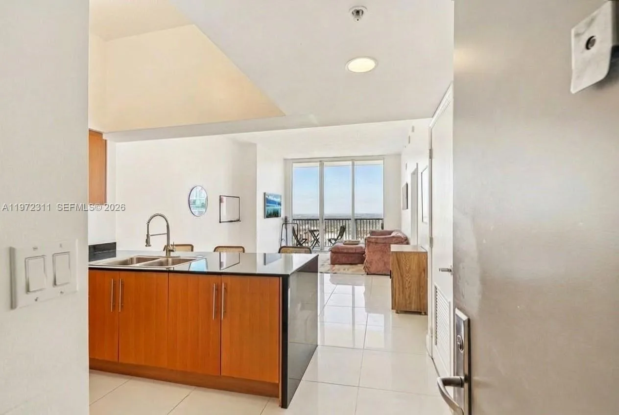 1750 N Bayshore Dr # 5611, Miami, FL 33132 photo 8