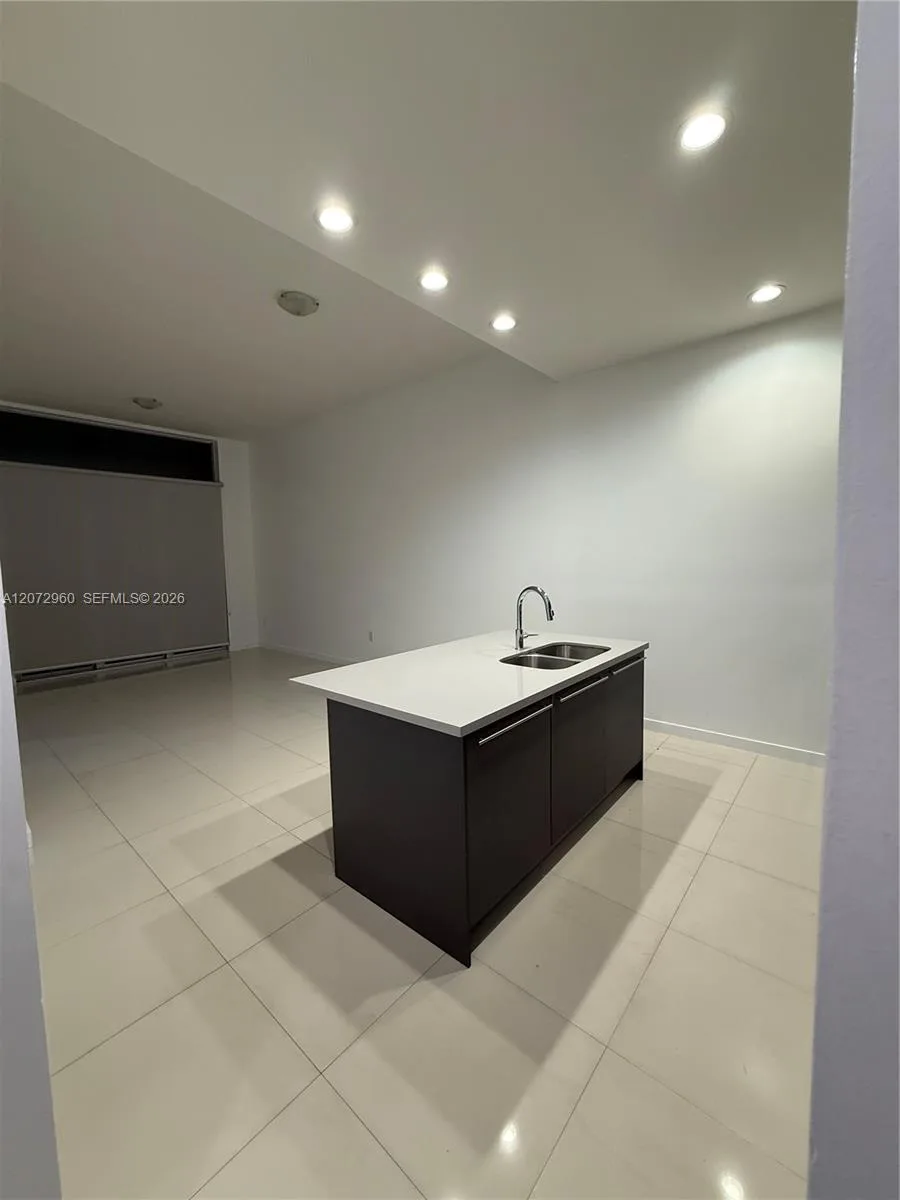 7661 NW 107th Ave # 813, Doral, FL 33178 photo 4